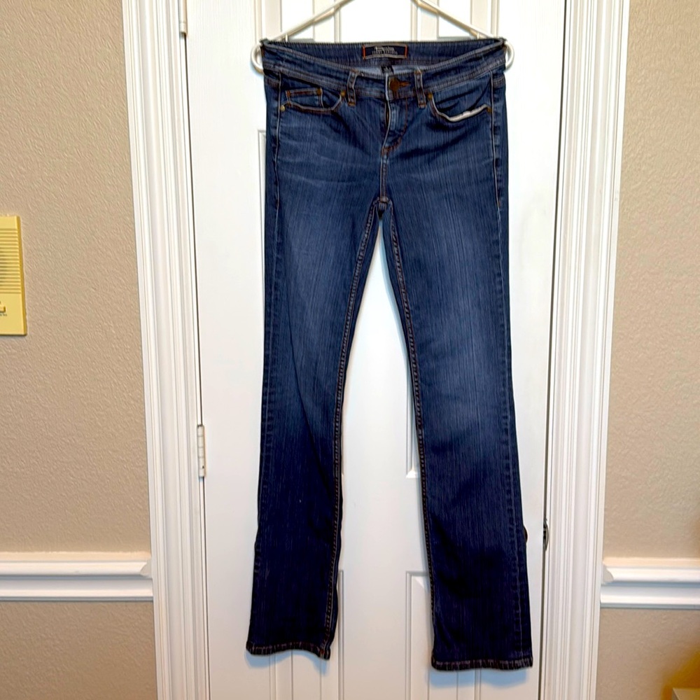 Tommy Bahama Size 2. Straight Leg